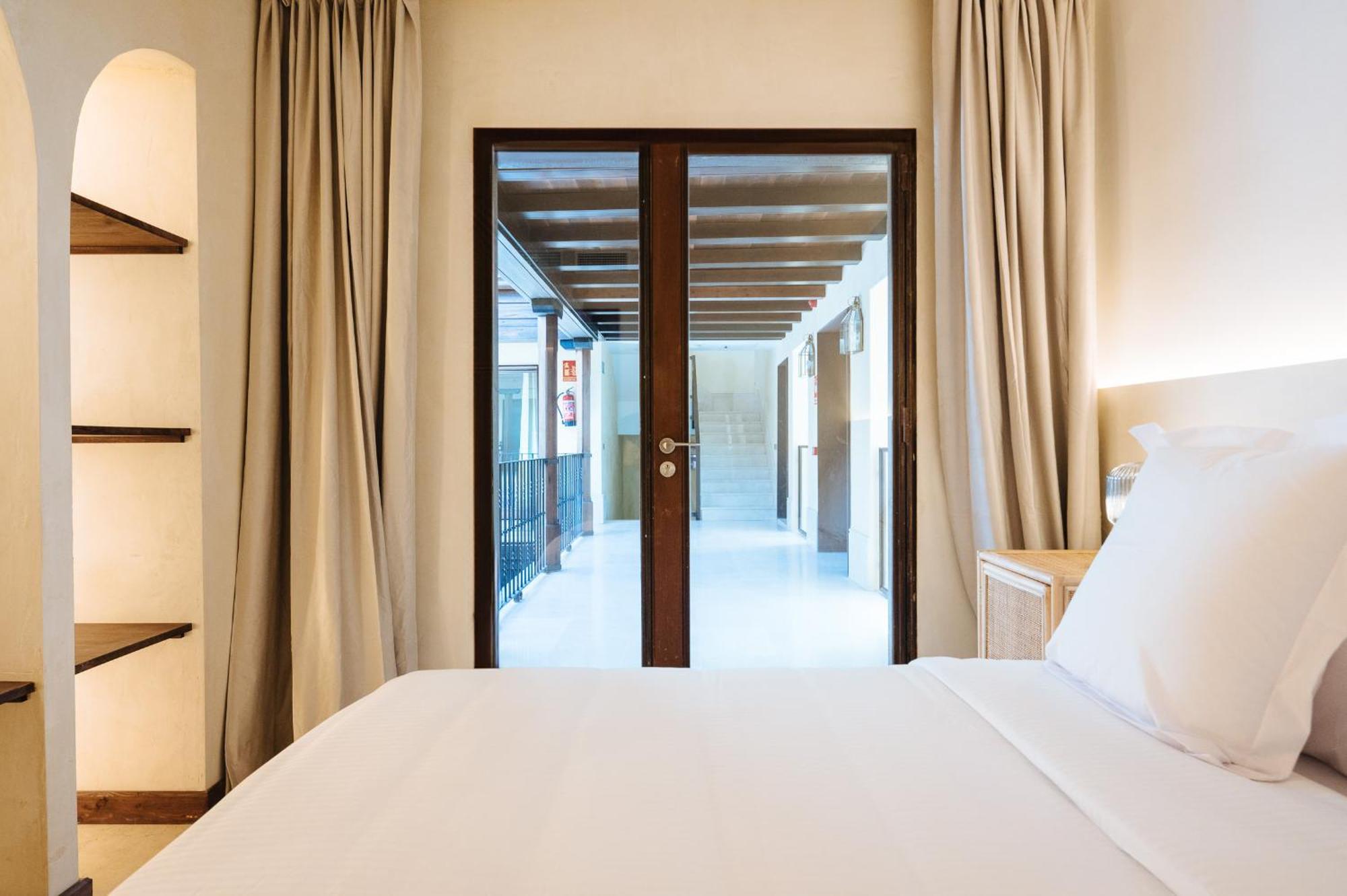 Apartamentos La Vistosona Seville Exterior photo