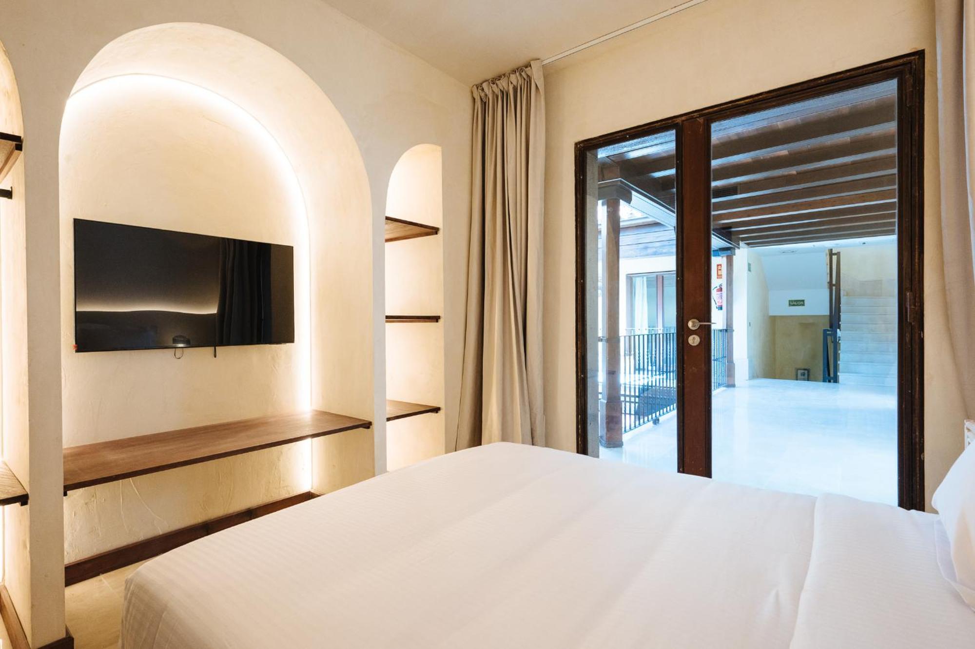 Apartamentos La Vistosona Seville Exterior photo